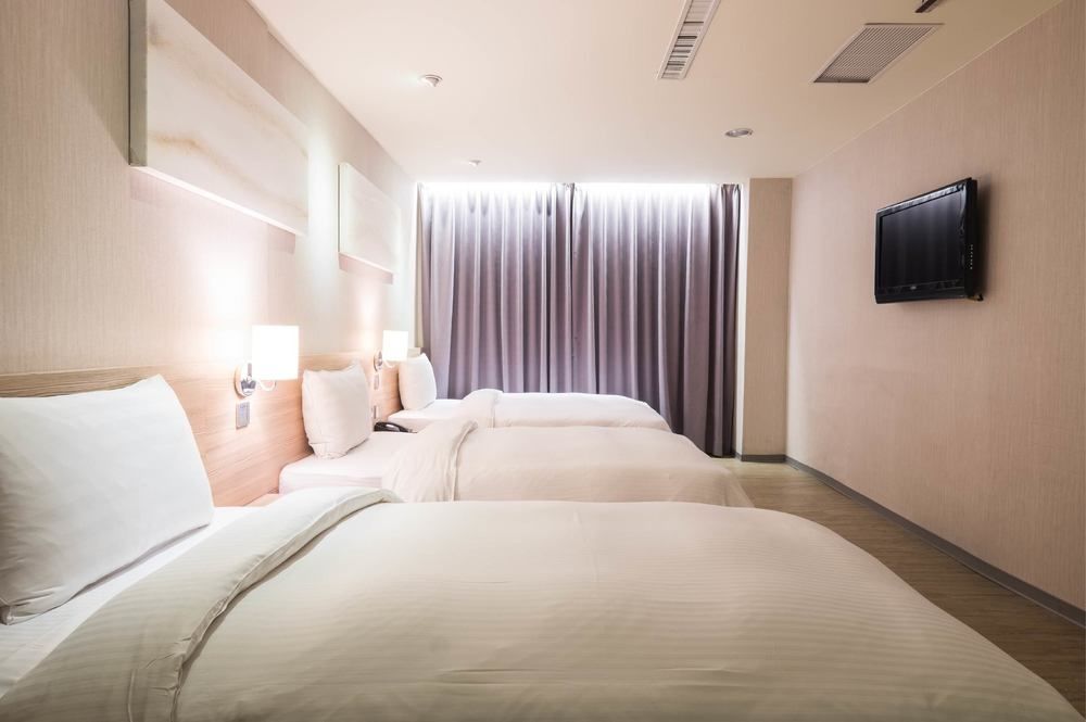 Smile 73 Hotel Тайчжун Экстерьер фото